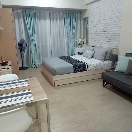 Eighty One Newport Boulevard مانيلا المظهر الخارجي الصورة