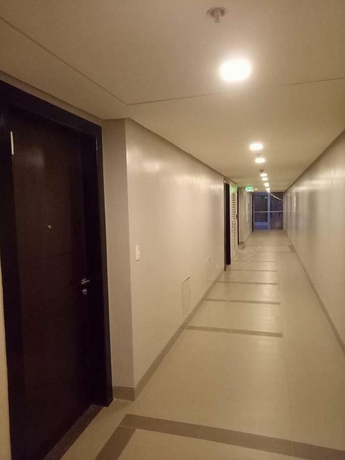Eighty One Newport Boulevard مانيلا المظهر الخارجي الصورة
