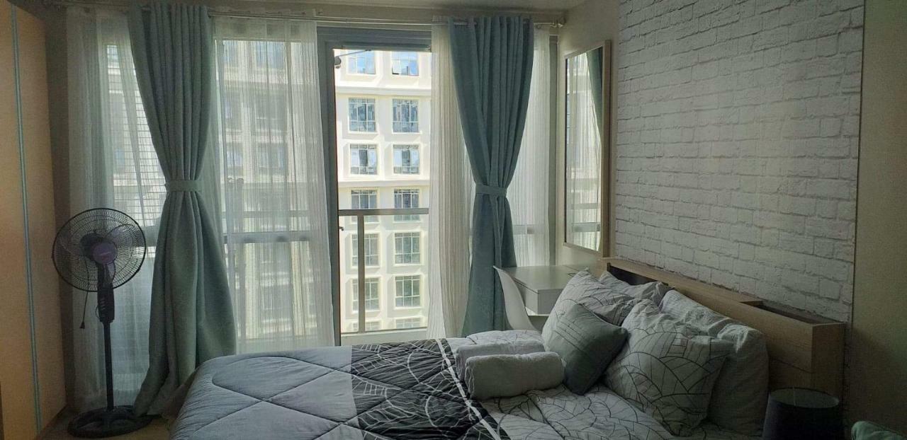 Eighty One Newport Boulevard مانيلا المظهر الخارجي الصورة