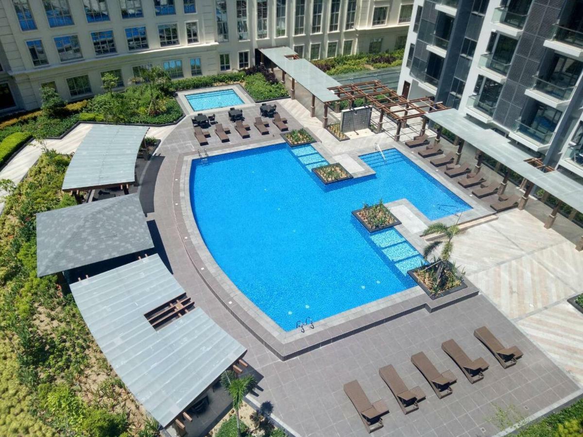 Eighty One Newport Boulevard مانيلا المظهر الخارجي الصورة