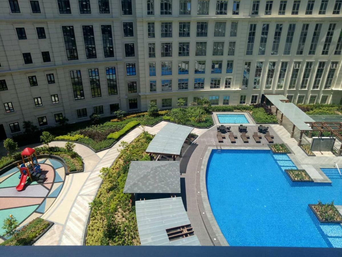 Eighty One Newport Boulevard مانيلا المظهر الخارجي الصورة