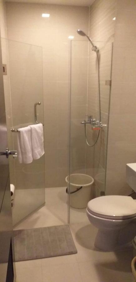Eighty One Newport Boulevard مانيلا المظهر الخارجي الصورة